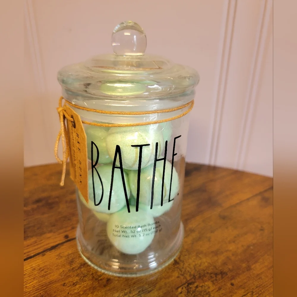 Rae Dunn Glass Bathe Jar/lid with eucaluptus Bath Bombs-sea foam green